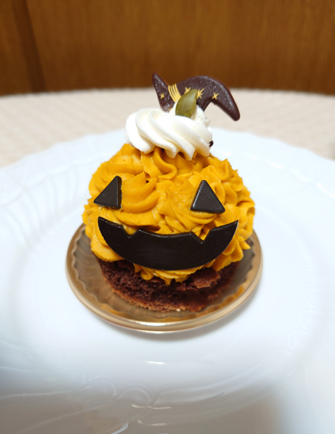 Halloween cake_2022-1.jpg