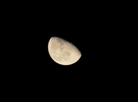 Moon20221015.jpg